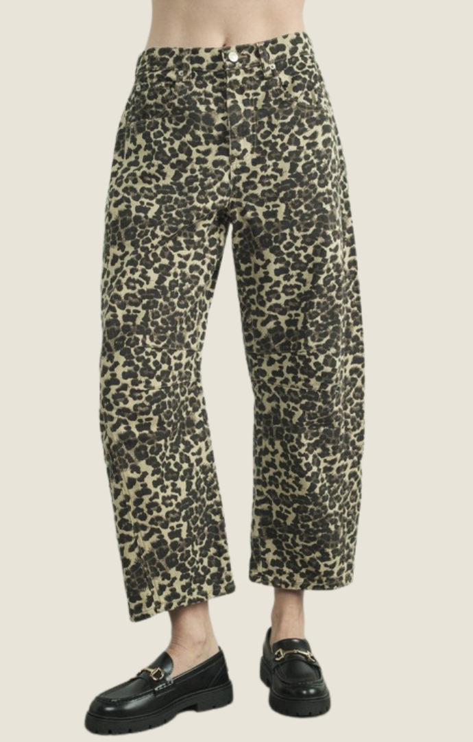 Aaron & Amber animal print slouchy barrel leg jeans MAP2740-ANML