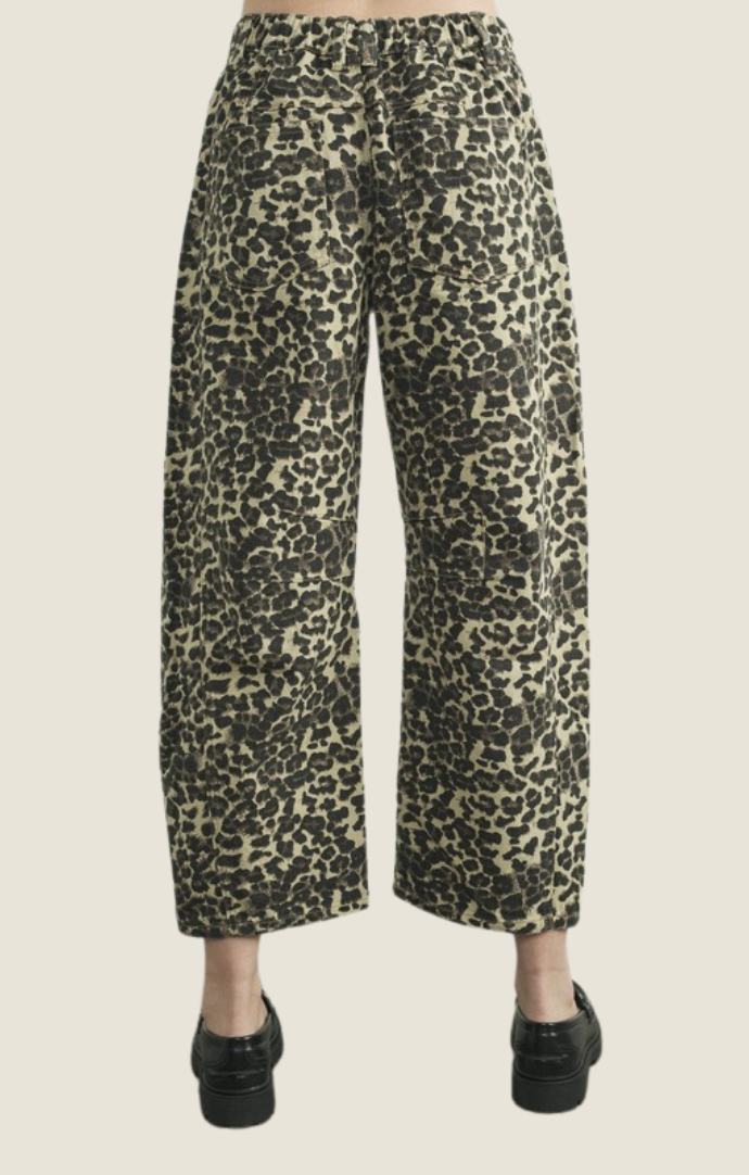 Aaron & Amber animal print slouchy barrel leg jeans MAP2740-ANML